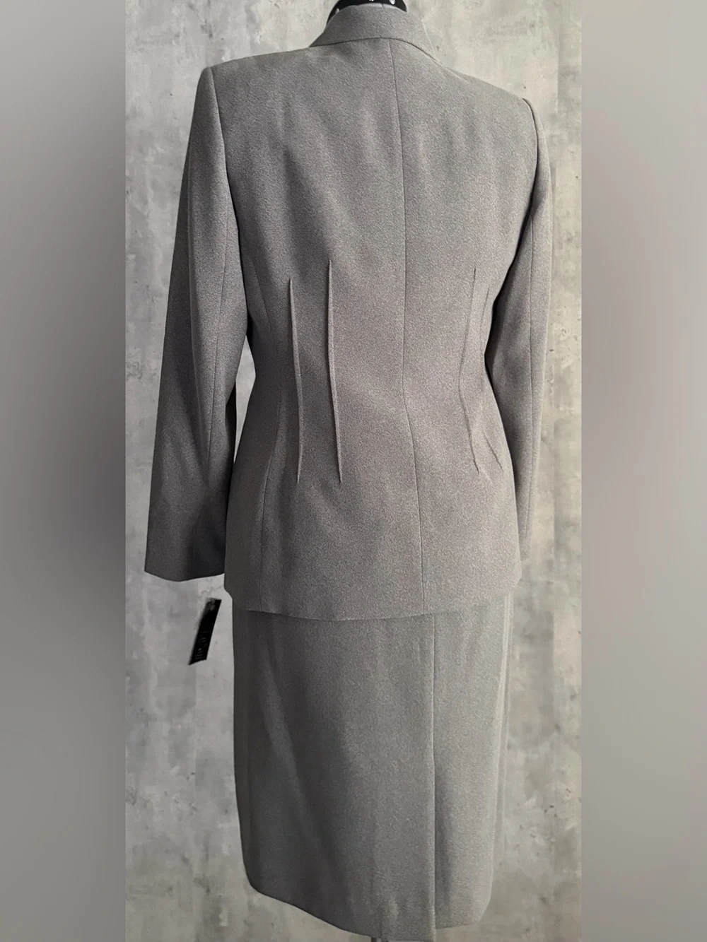 NWT Le Suit 2-Piece Skirt Suit Set Gray Tailored Blazer Office Work Career 8P
